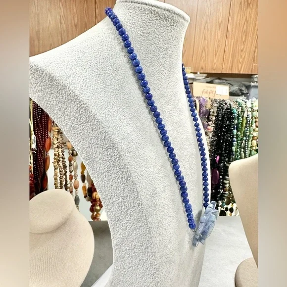 Vintage Carved Rose Sodalite Blue Pendant Lapis Lazuli Beaded Necklace - Picture 3 of 4